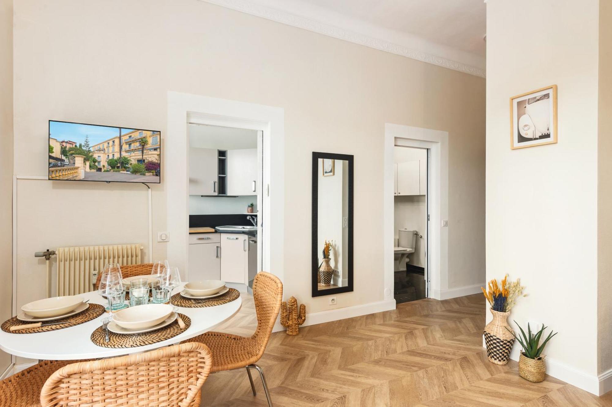 Mont Fleuri- Somptueux 2 Pieces - Parking - Menton Apartment Luaran gambar