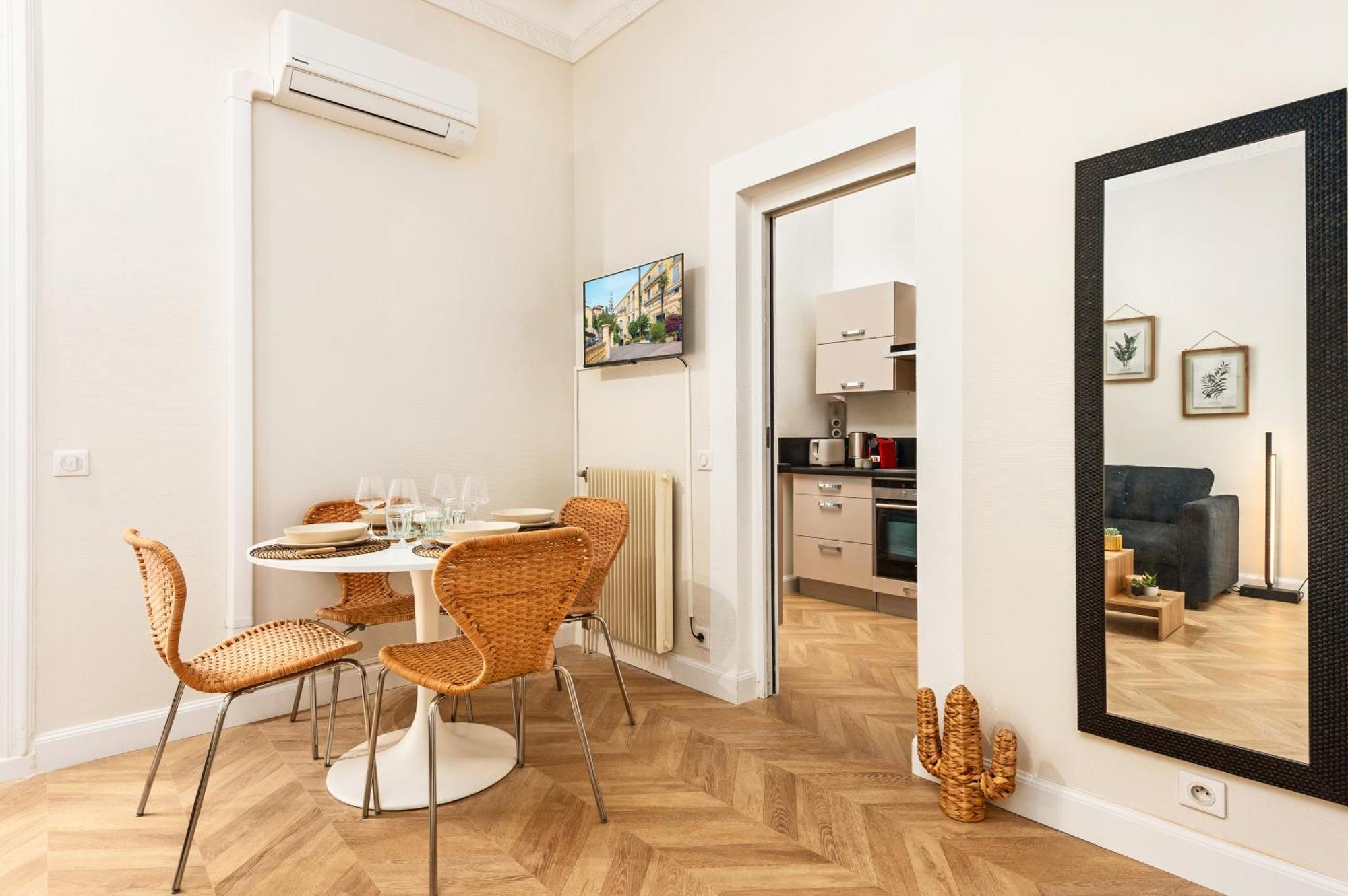 Mont Fleuri- Somptueux 2 Pieces - Parking - Menton Apartment Luaran gambar
