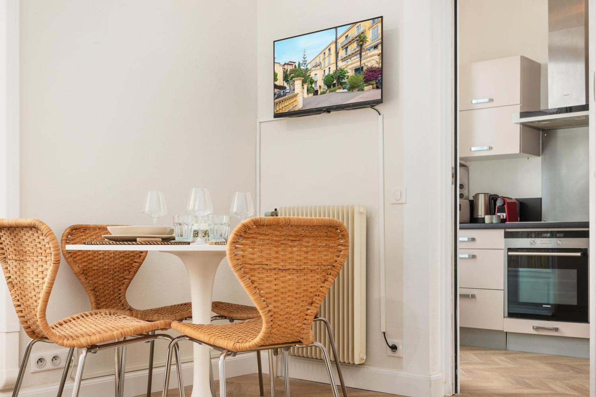 Mont Fleuri- Somptueux 2 Pieces - Parking - Menton Apartment Luaran gambar