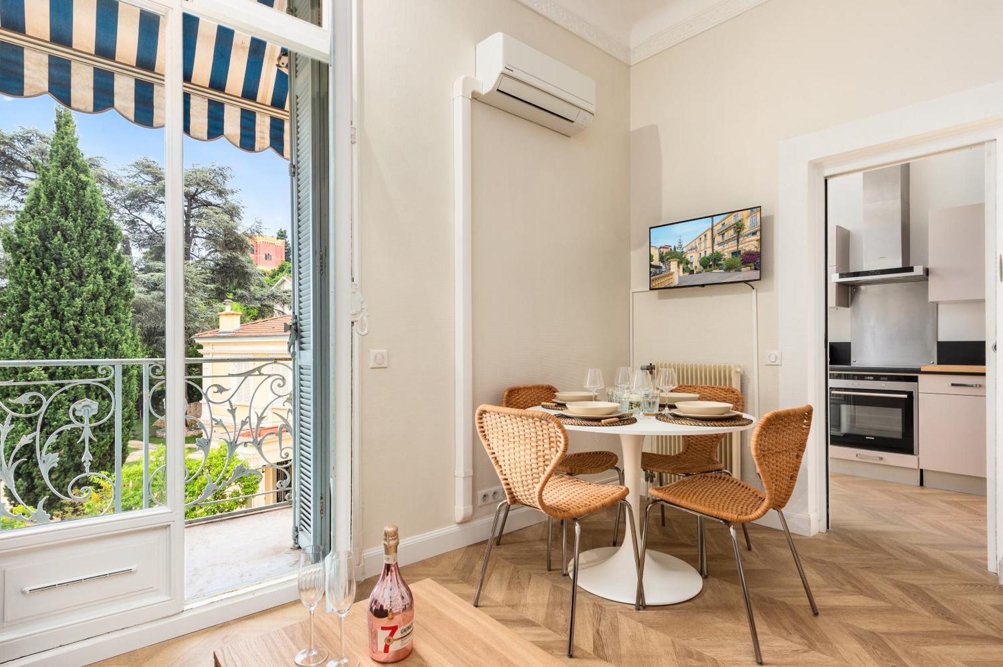 Mont Fleuri- Somptueux 2 Pieces - Parking - Menton Apartment Luaran gambar